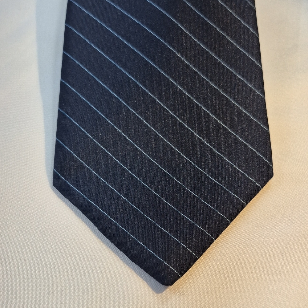 Established Town Craft 1927 Mens Elegant Black Pinstripe Tie